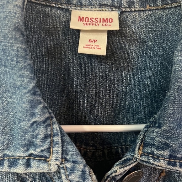 Mossimo Distressed Jean jacket Vest size S. - Picture 2 of 5